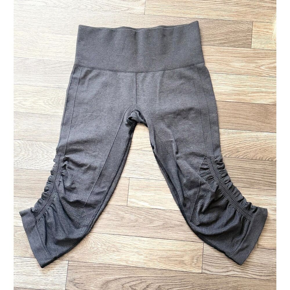 Lululemon Ebb To Street Capri Leggings Size 4 Dark Grey Ruched Seamless